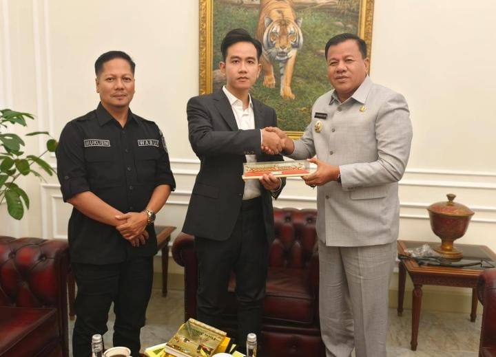 Bupati Dan Wabup Sambangi Wapres Gibran, Undang Hadiri Pembukaan Pacu Jalur