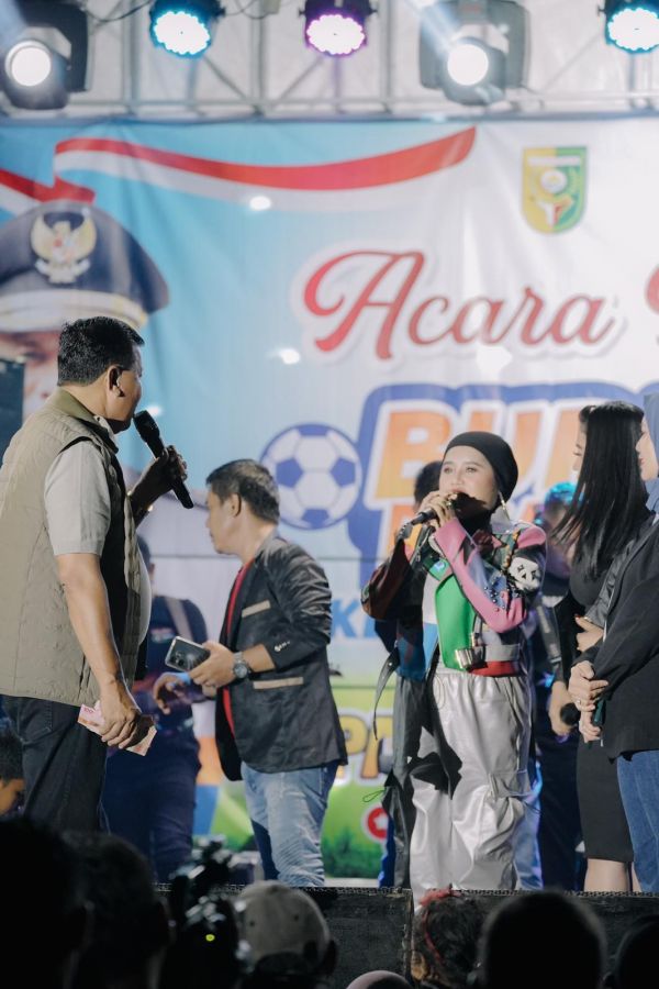 Bupati Hadiri Malam Hiburan dan Penutupan Turnamen, Disambut Sukacita Masyarakat Desa Sungai Buluh