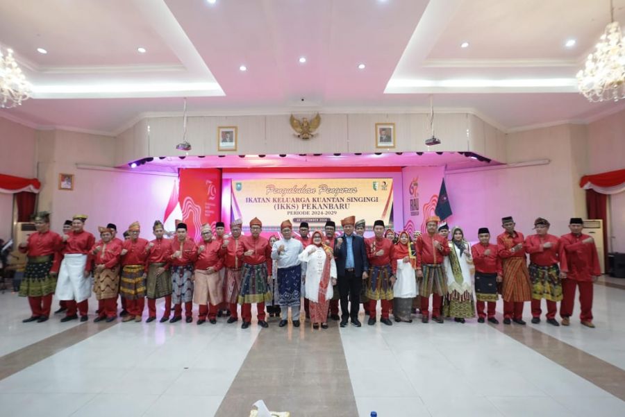 Bupati Kuansing Hadiri Pelantikan Pengurus IKKS Pekanbaru Periode 2024-2029
