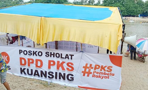 Kader PKS Kuansing Sediakan Tempat Shalat Bagi Pengunjung Pacu Jalur di Tepian Dt. Lelo Budi