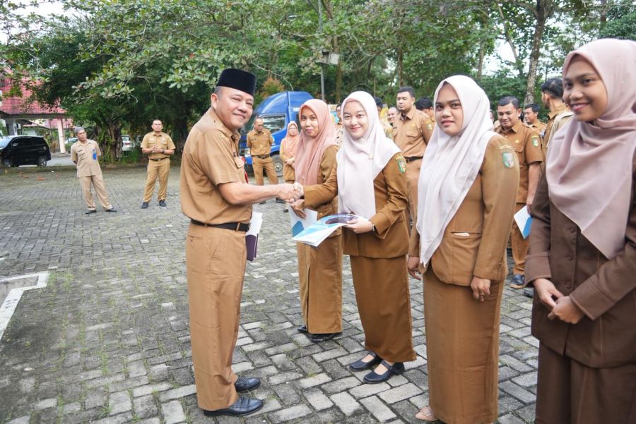 Perkuat Pelayanan Publik, 58 PPPK Kominfo Kuansing Terima SPMT