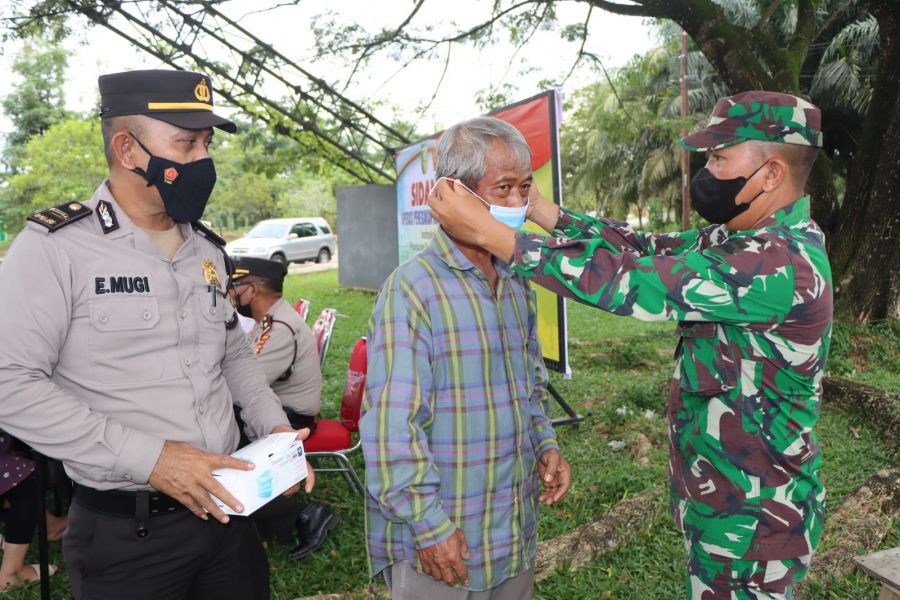 TNI POLRI Laksanakan Operasi Yustisi Gabungan Untuk Pencegahan Covid 19 di Kuansing